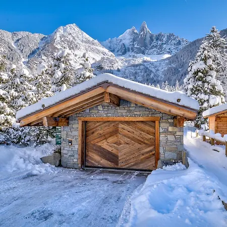 Chalet Black Wood Chalet Chamonix